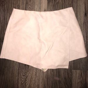 Kendall & Kylie faux leather skort