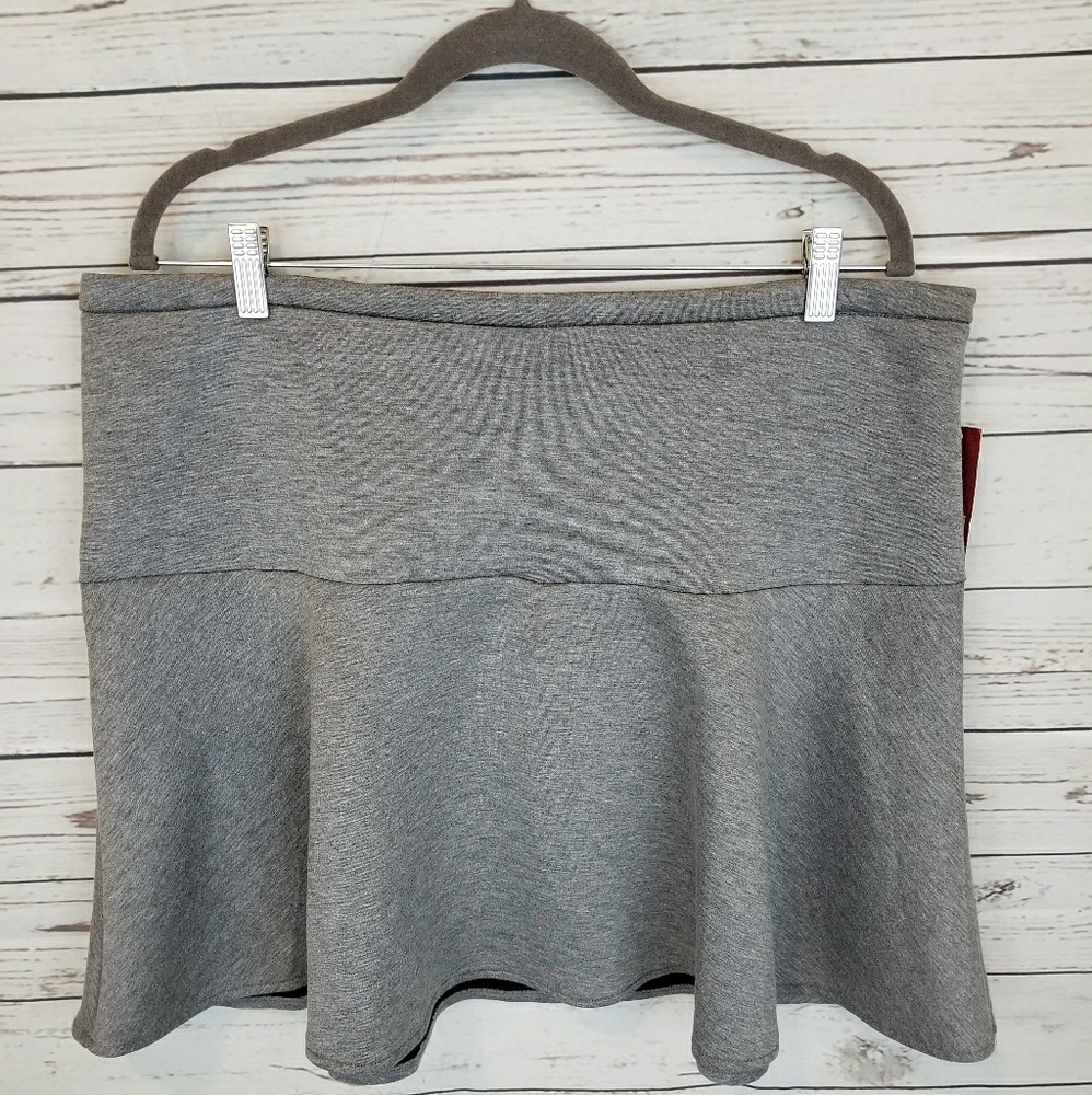 🎈Sale🎈NWT Merona stretch extensible gray skirt