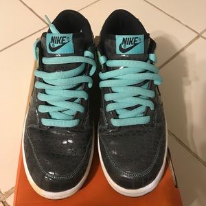 Used untiffanys size Nike dunk lows men’s sz 7