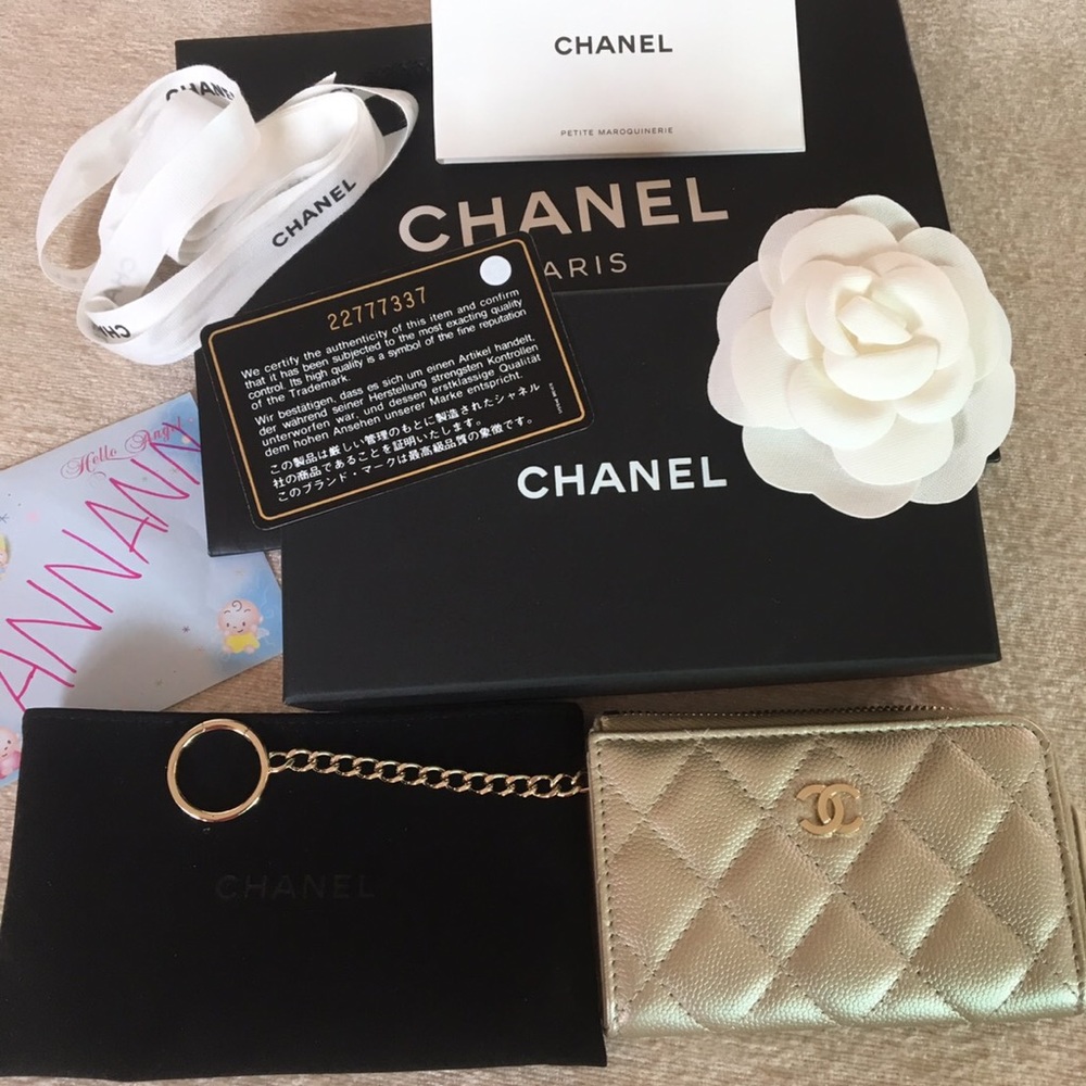 Chanel zippy card holder