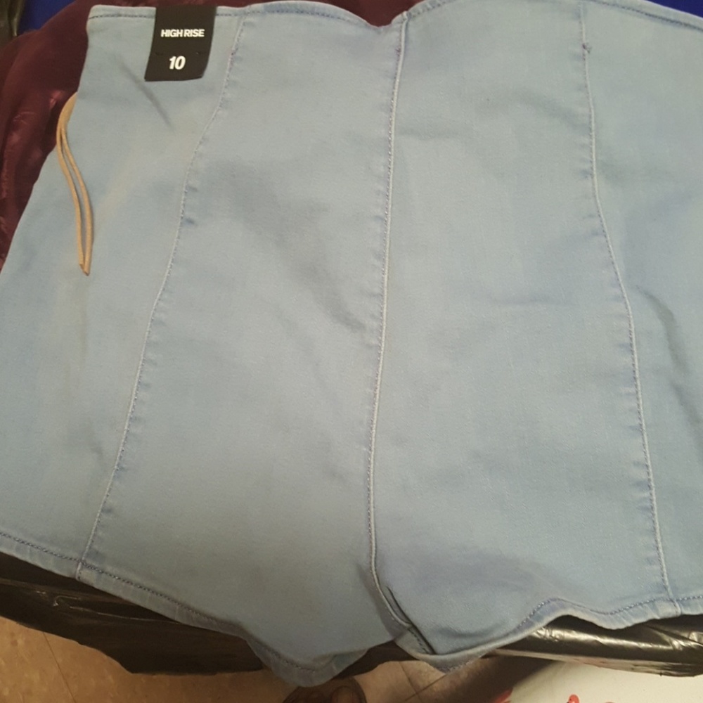 Express Denim Shorts - Picture 2 of 2