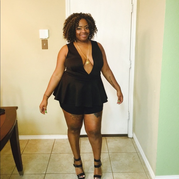 Deep V Cut Romper - Picture 2 of 2