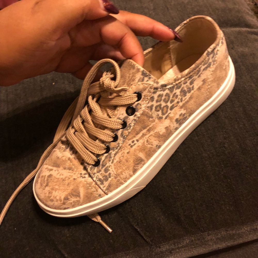 Chita Sneakers