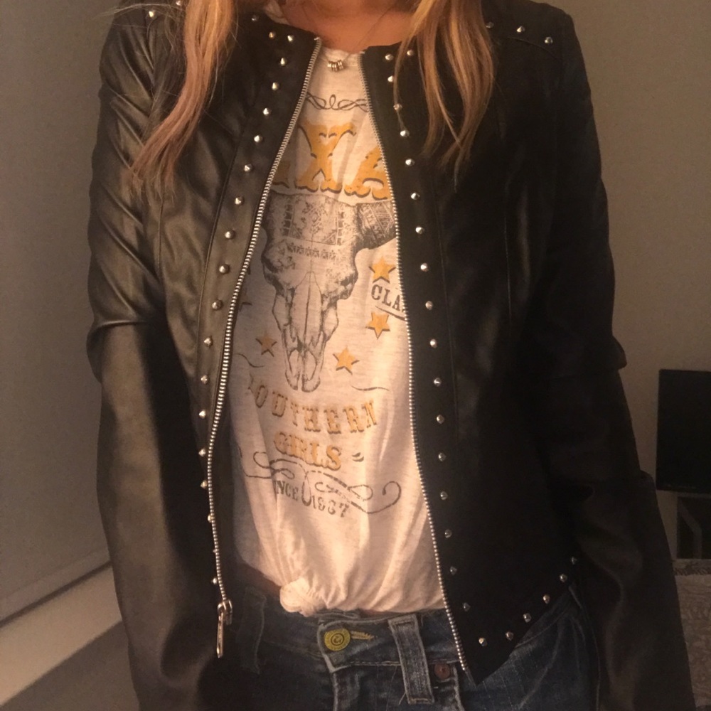 Thin vynil black jacket