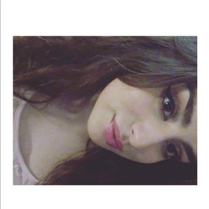 Meet your Posher, Carolina