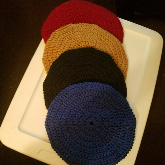 Crocheted hat and scarf - Picture 2 of 2