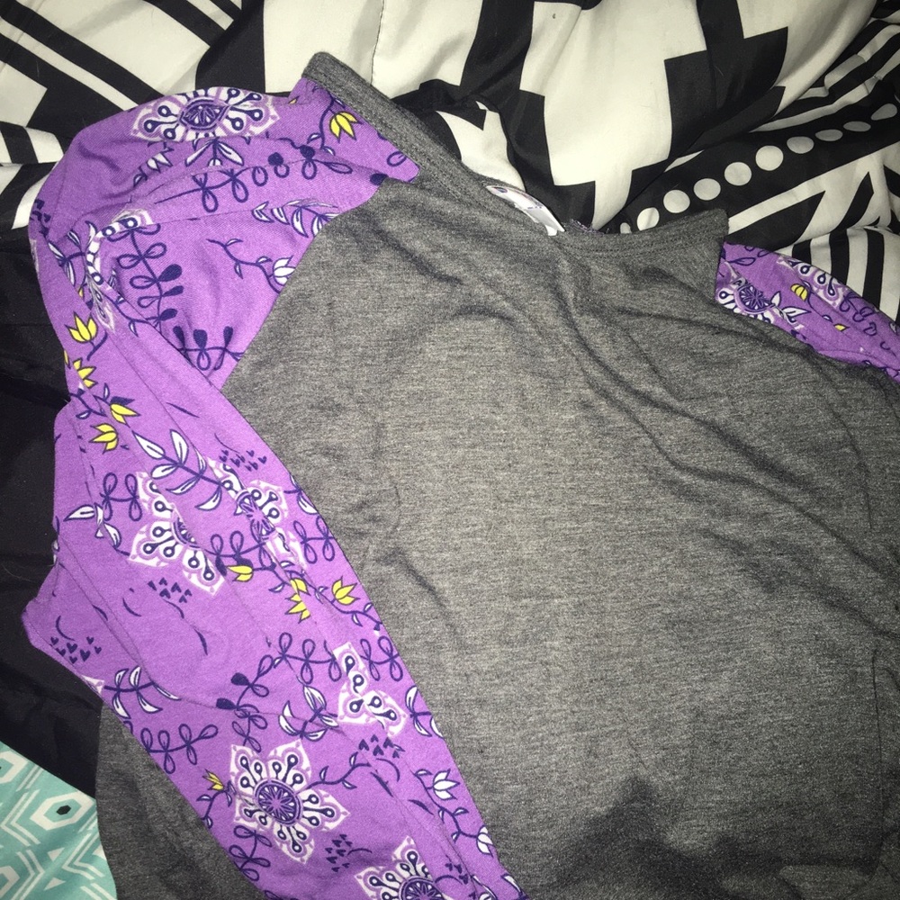 Lularoe shirt (randy)