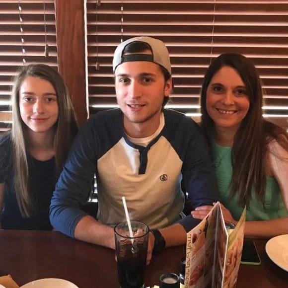 Meet your Posher, Carrie - Picture 1 of 1