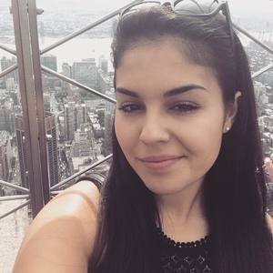 Meet your Posher, Daniela