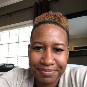 Meet your Posher, Angela