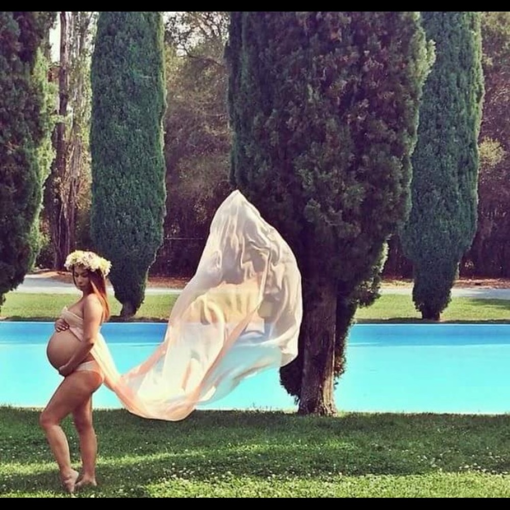 Maternity photo shoot dress