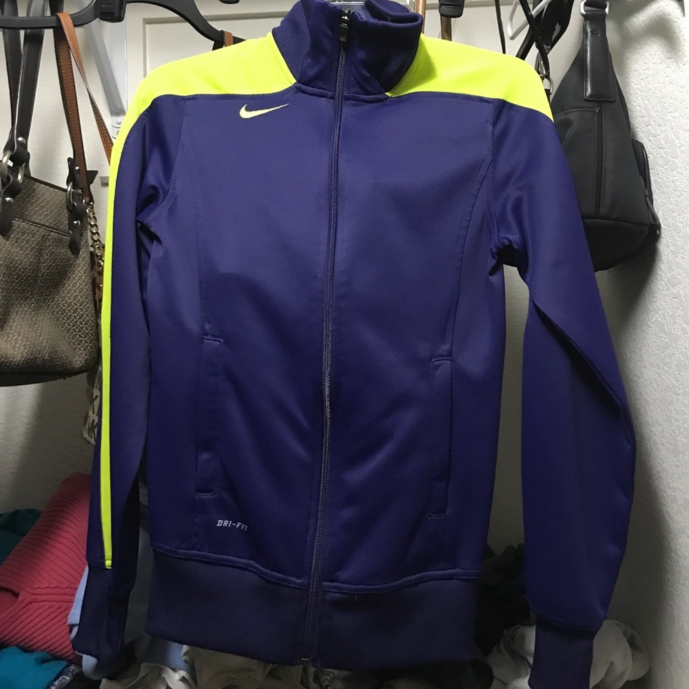 Nike dri-fit jacket