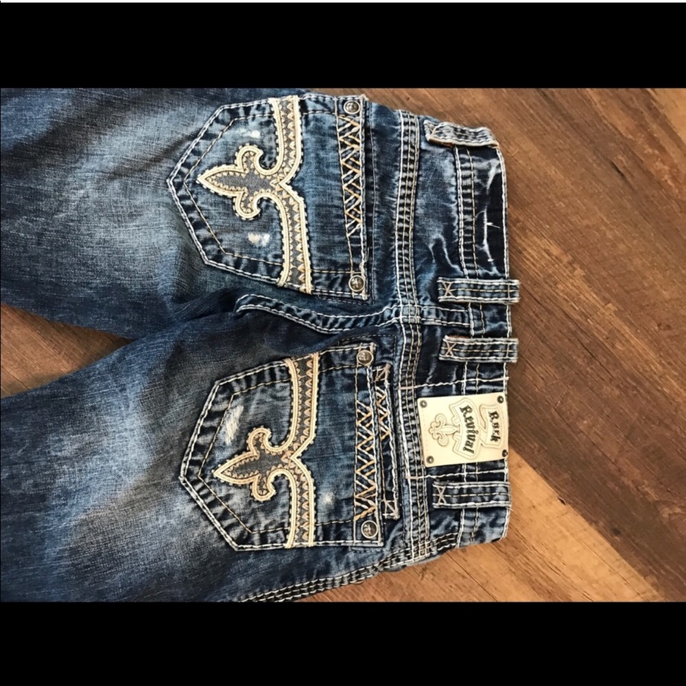 Rock Revival “Quity” Straight Leg Distressed Jeans