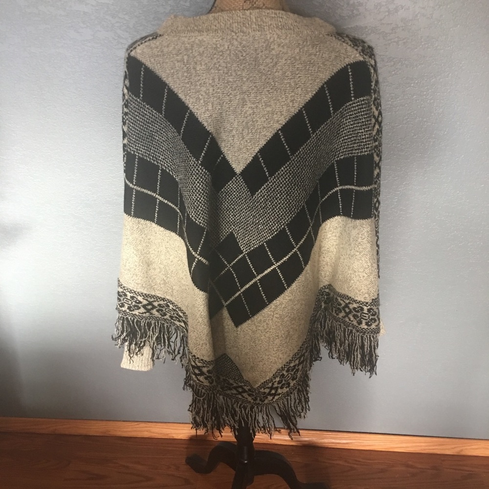 Shaw Sweater, Aztec Design - Picture 2 of 6