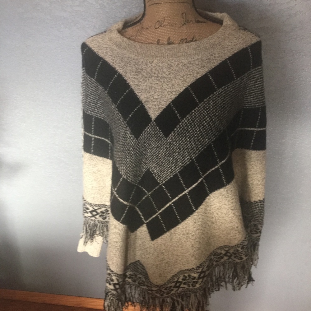 Shaw Sweater, Aztec Design - Picture 3 of 6