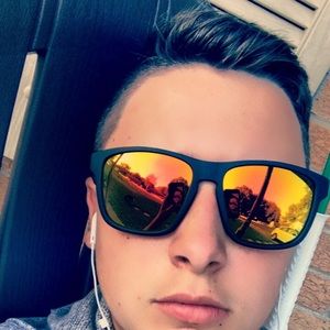 Meet your Posher, Tyler