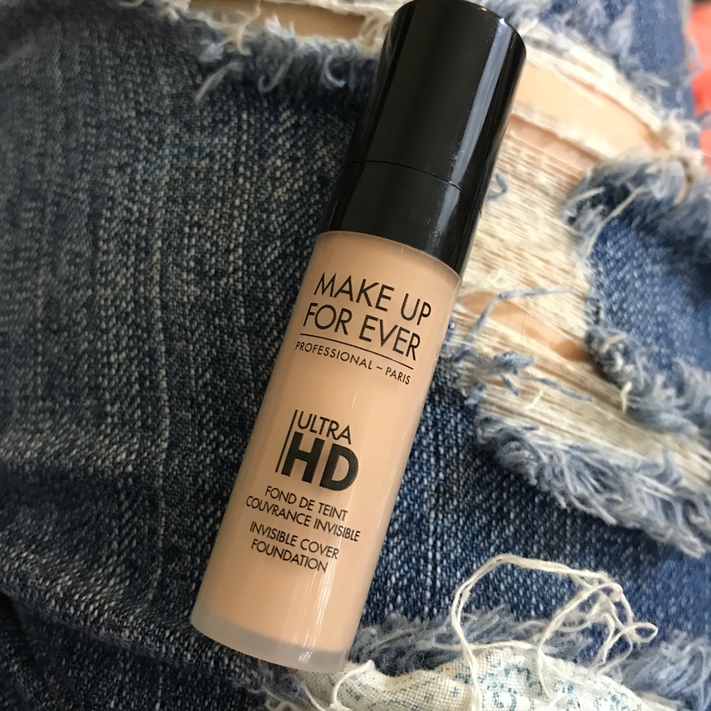 R230 ULTRA HD FOUNDATION