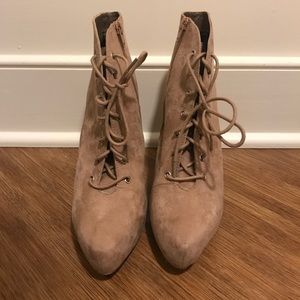 tan colored lace up boot heels size 7 1/2-8