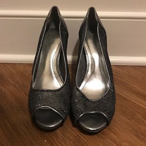 grey & silver sparkly open toe heels size 7