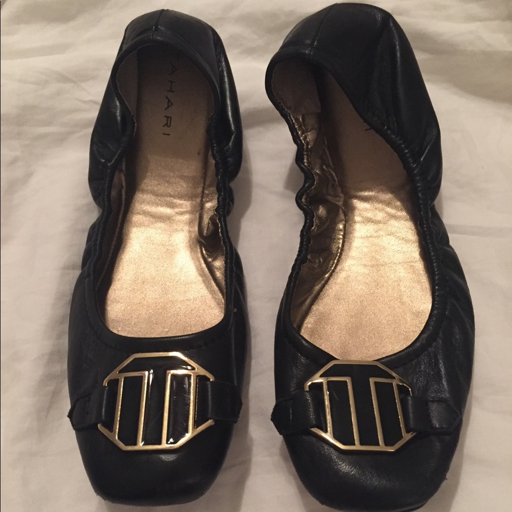 TAHARI Ballerina Flat