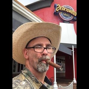 Meet your Posher, Christopher