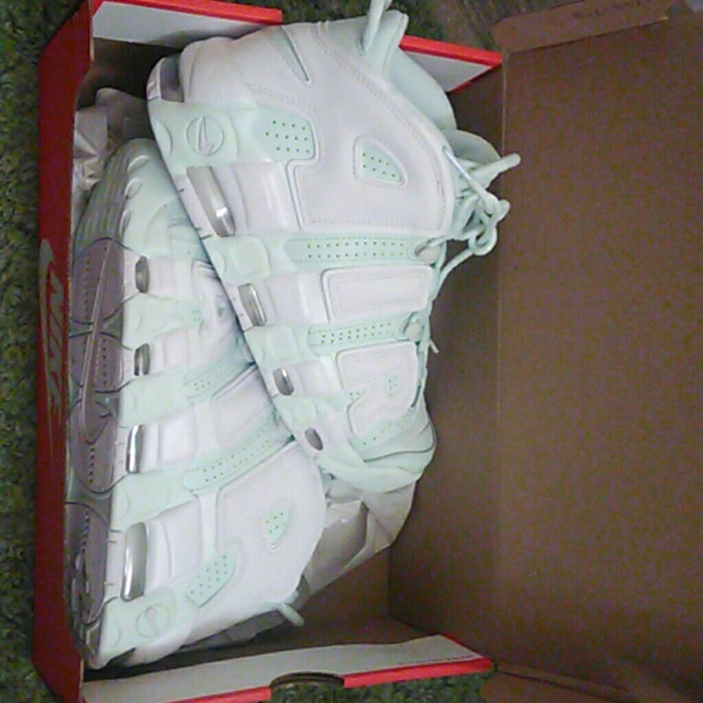 **SALE**Nike Air More Uptempo**NEW**RARE**