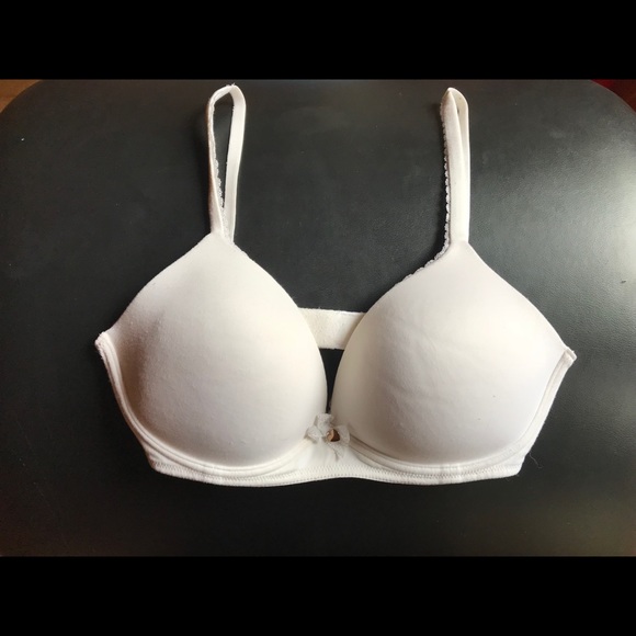 Victoria’s Secret No Wire Bras, 34C - Picture 1 of 4