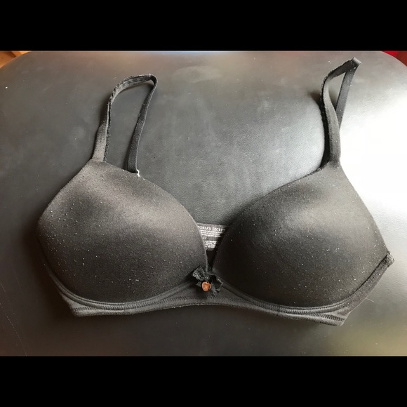 Victoria’s Secret No Wire Bras, 34C - Picture 3 of 4