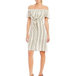 💃 Gianni Bini off shoulder striped dress w/ bow