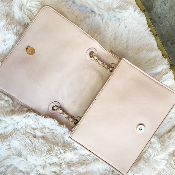 *SOLD* Tory Burch Fleming Medium Quilted Bag - Picture 4 of 7