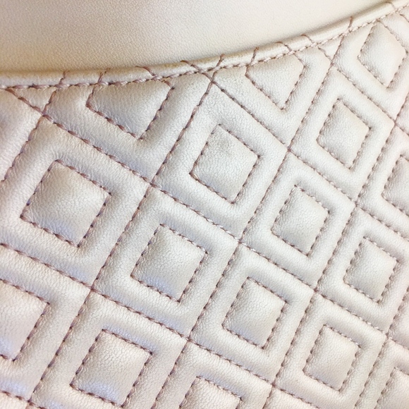 *SOLD* Tory Burch Fleming Medium Quilted Bag - Picture 6 of 7
