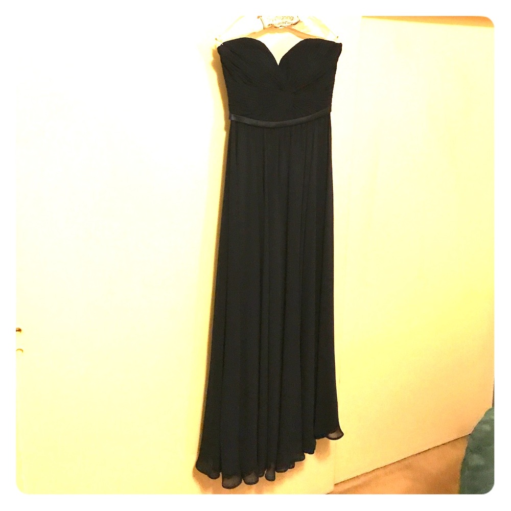 Beautiful long blue strapless dress.