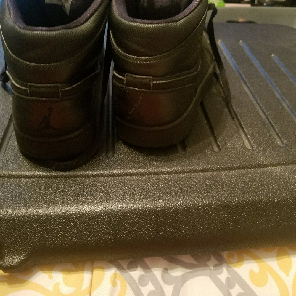 Air Jordan's - Picture 3 of 4