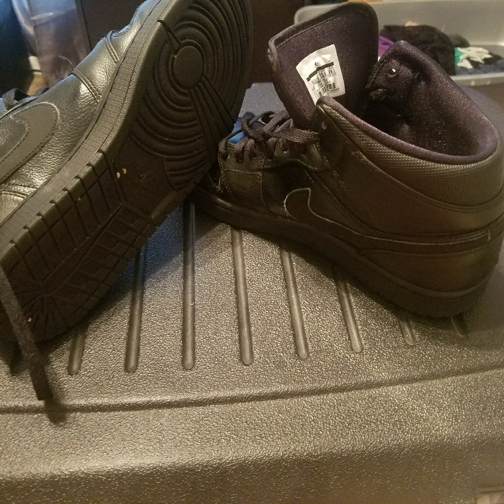 Air Jordan's - Picture 4 of 4