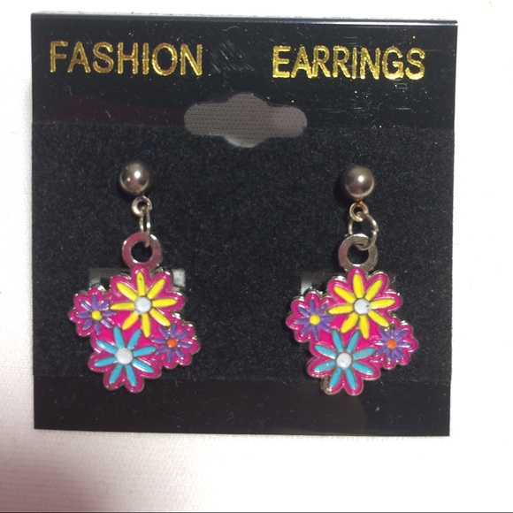 5/$15 Multi Color Flower Earring Pierce Handmade - Picture 1 of 2