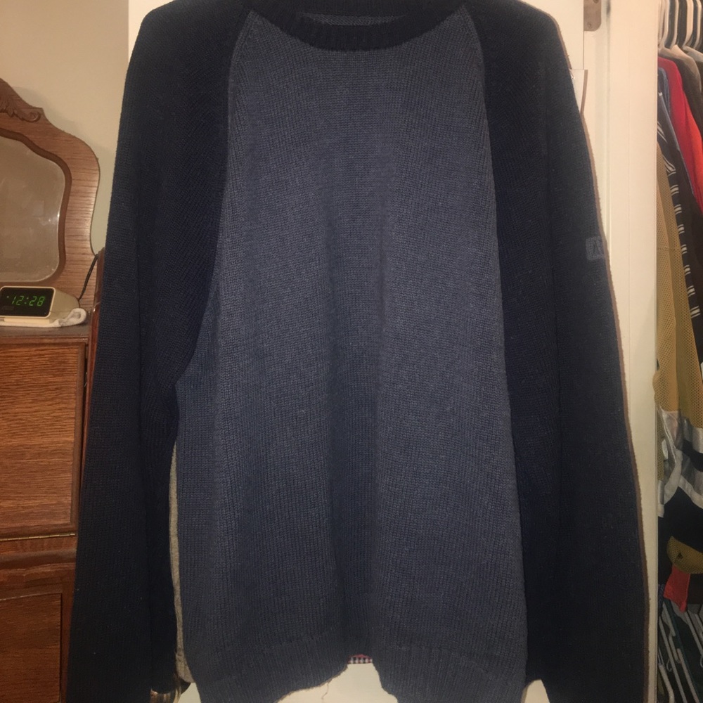 American Eagle sweater. Men’s