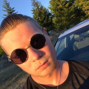 Meet your Posher, Brennon