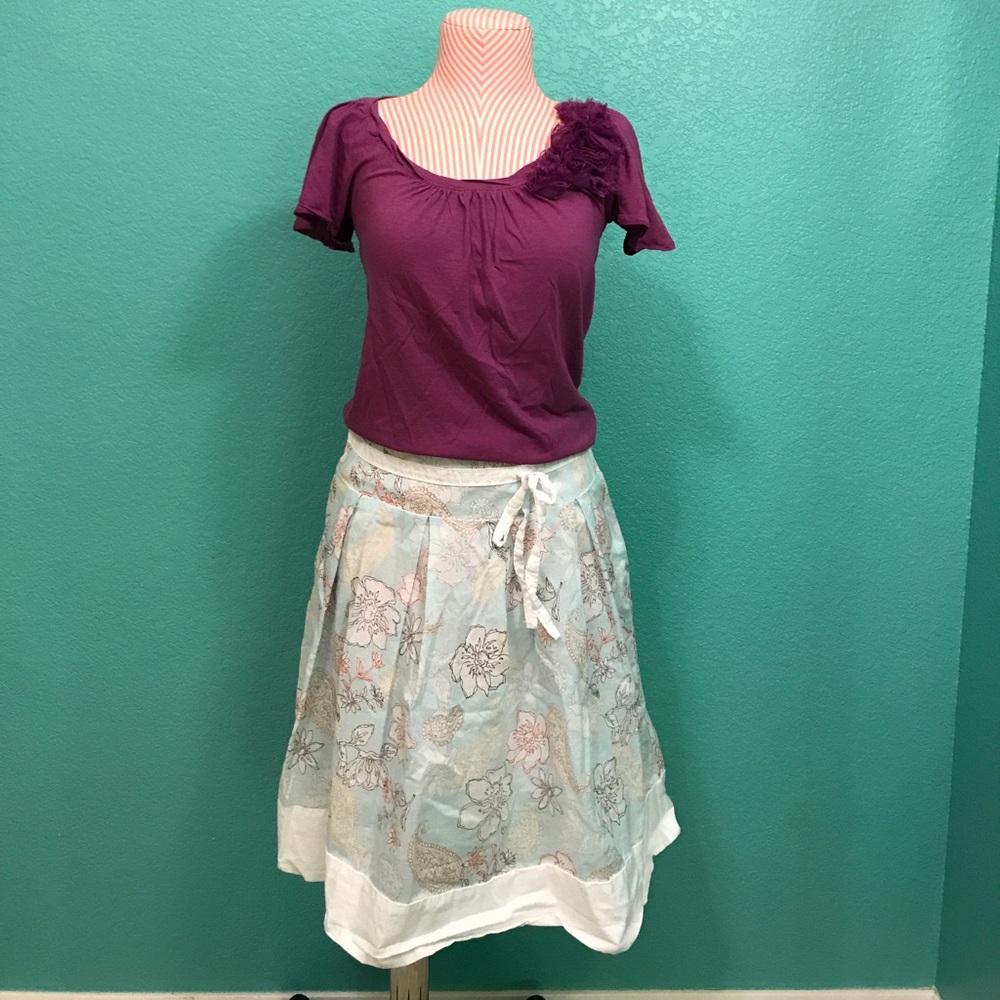 Cute flowers skirt - Size Small