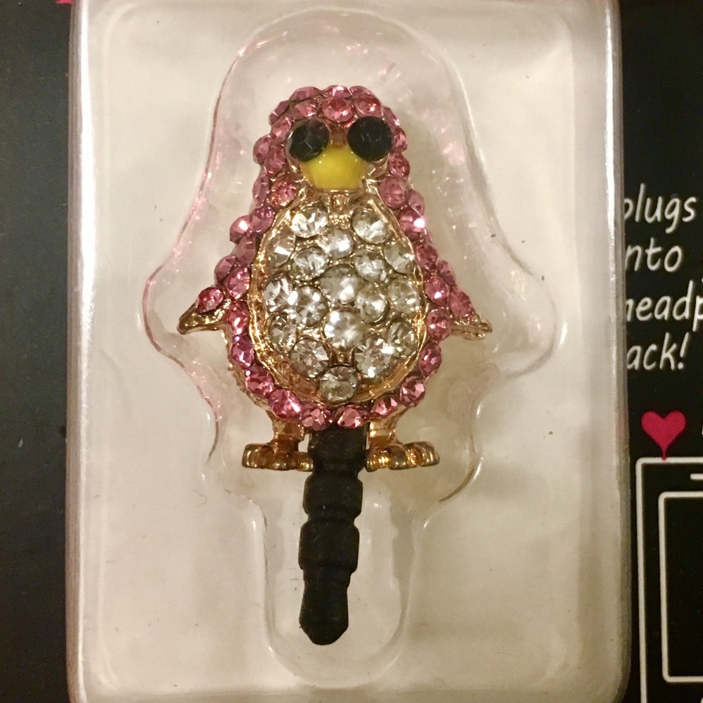 Adorable penguin crystal phone plug