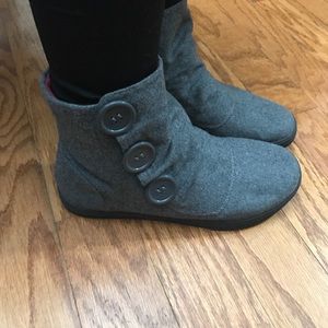 Ankle booties