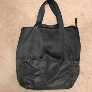Olive Green lululemon Tote only worn once!
