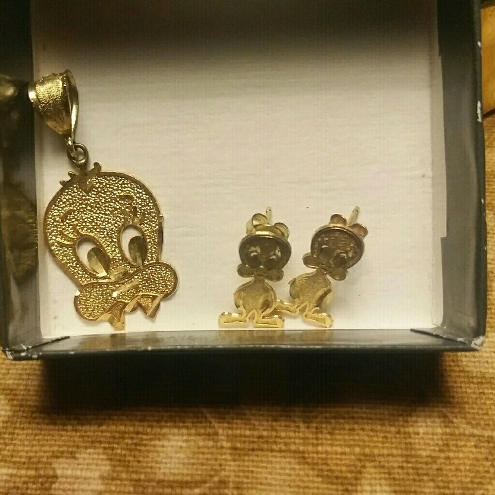 Tweety Bird earrings and necklace pendant