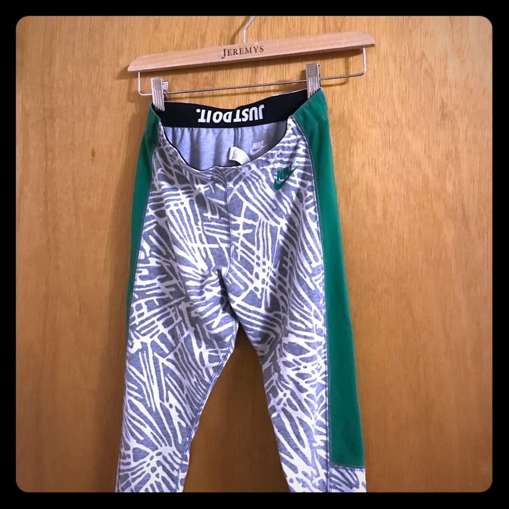 NIKE Organic Cotton Leggings - Size Small
