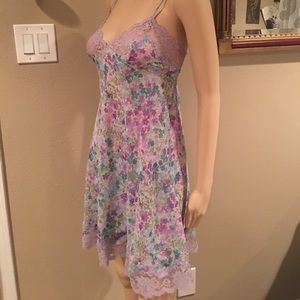 VICTORIA SECRETS SEXY SHORT FLORAL CHEMISE/SLIP M