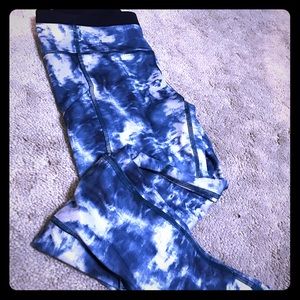 LULULEMON - Cloud Leggings - Size 4