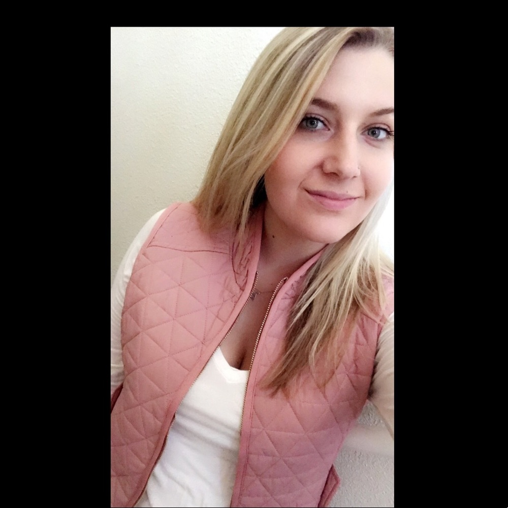 Meet your Posher, Abby