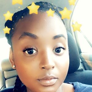 Meet your Posher, Karissa