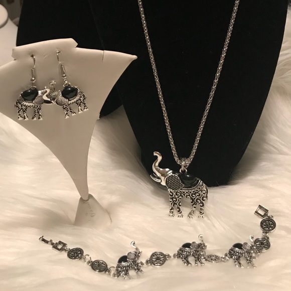 Bohemian Necklace Set - Picture 3 of 3