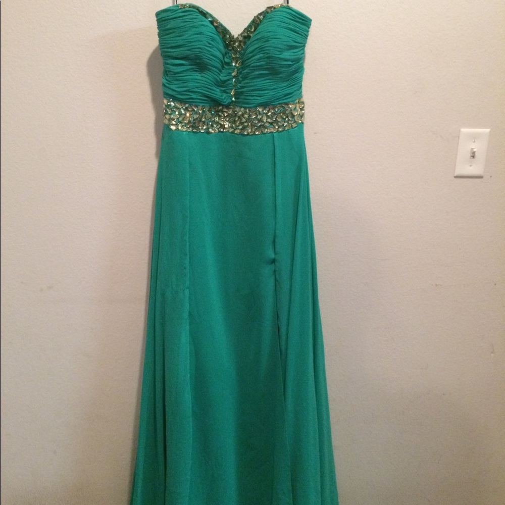 Emerald Green Strapless Formal Dress