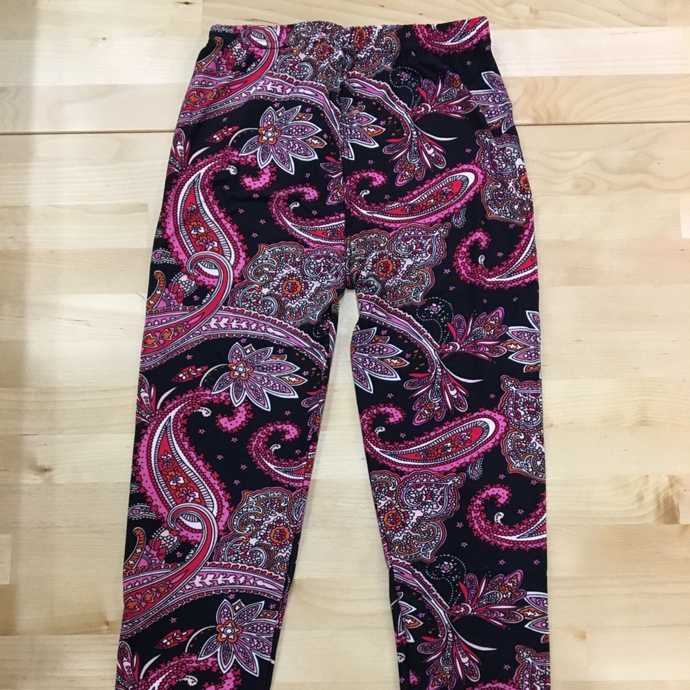 🆕 KIDS purple and pink paisley leggings